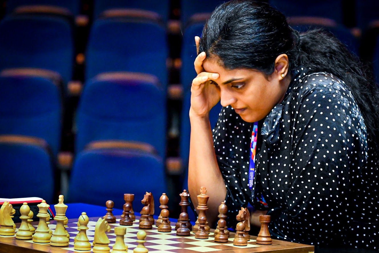 Harika, Ju Lead After Tumultuous Day